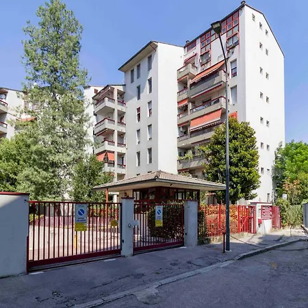 Apartment Bright House - Carozzi