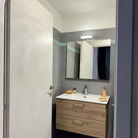 Navigli Metro4-tram2-naviglio Grande ميلان