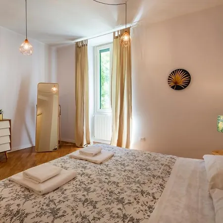 Luxury Design In Brera District - B Milan