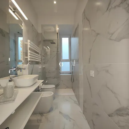 9 Guests 2 Together 2 And 3 Floor With, 4 Bedrooms, 4 Baths In Downtown With Ac, Wifi And Subway M1 M2 Airport Connected Apartamento