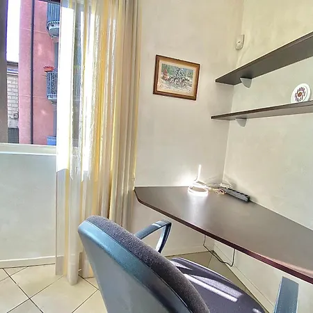 Nel Cuore Di Viale Certosa Milano, Comodo Per Raggiungere Centro Storico, Rho Fiera Milano, Eventi E Concerti, Con Parcheggio Privato Interno A Scelta *