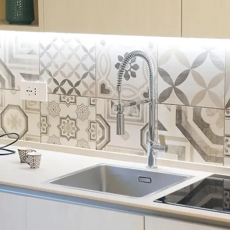 Comecasa Duomo Exclusive 2 Bedrooms アパート ミラノ