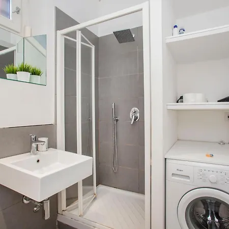 We - Morandi Plaza - Милан