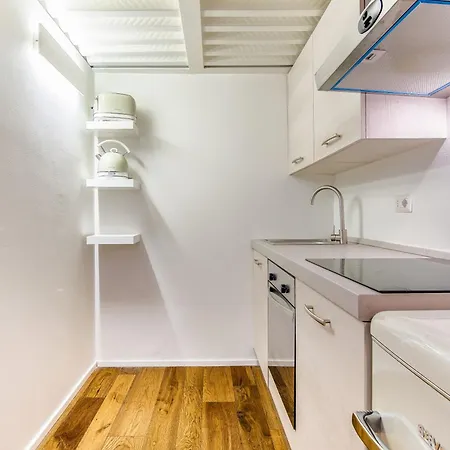 Apartment Gift House *