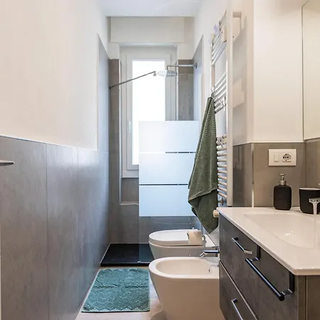 Live The Life - Vicino Fieramilano E Life * Milán