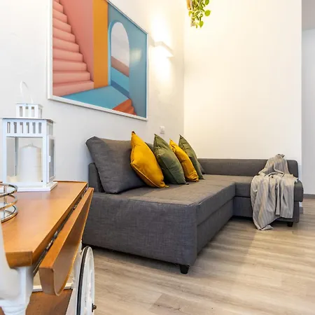 Live The Life - Vicino Fieramilano E Life * Milán