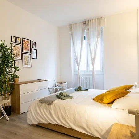 Live The Life - Vicino Fieramilano E Life