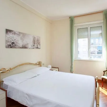 Viale Monza Apartment