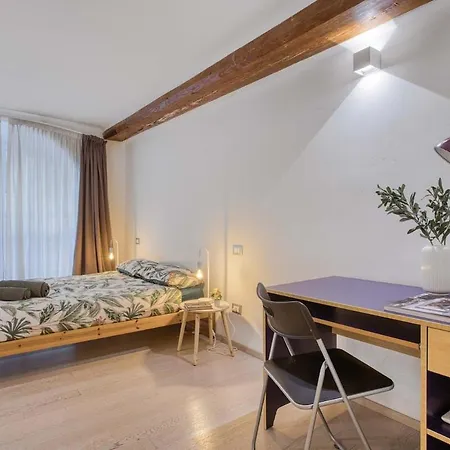 Duomo 10 Min - Lovely In The Center Apartment