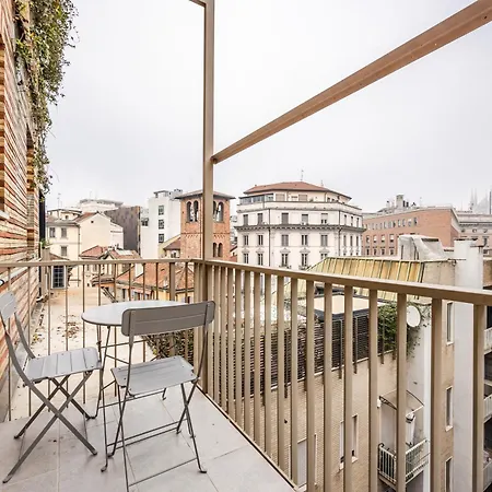 Luxury With View Steps From The Duomo Mediolan