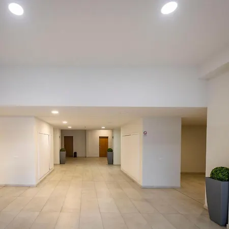 Magnifico Con Doppio Terrazzo