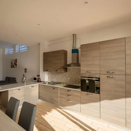 Magnifico Con Doppio Terrazzo Lejlighed *