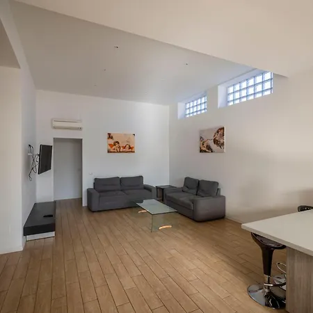 Magnifico Con Doppio Terrazzo * Milano