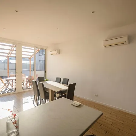 Magnifico Con Doppio Terrazzo Appartement *