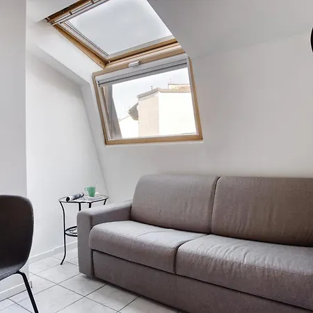 Apartment Cozy One Bedroom Close 2 Public Transportation