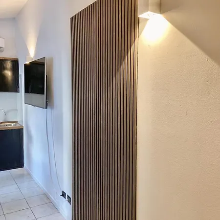 Cozy One Bedroom Close 2 Public Transportation Milan