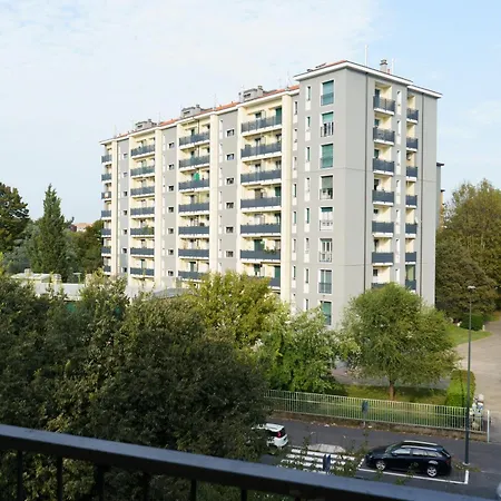 Apartment 2min Metro Rossa-20min San Siro-ac-parcheggi