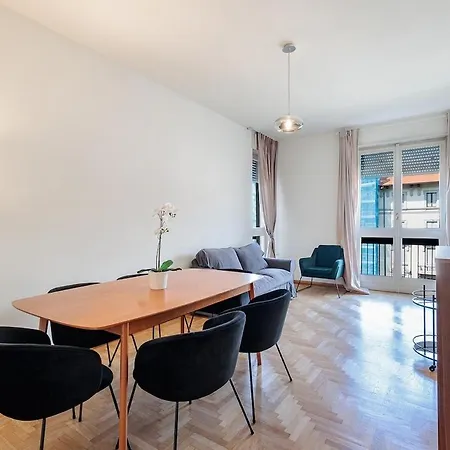 Station 3 Bedrooms & 2 Bathrooms - B *