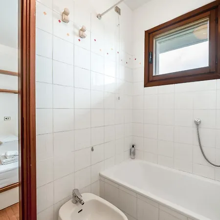 Quiet With Terrace - 20 Min From Duomo ミラノ