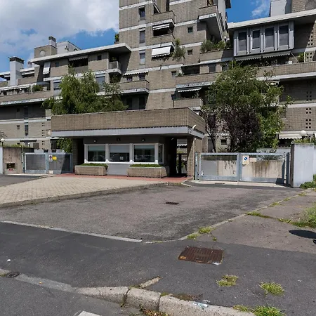 Apartman Quiet With Terrace - 20 Min From Duomo Milánó