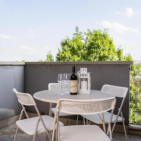 アパート Quiet With Terrace - 20 Min From Duomo *