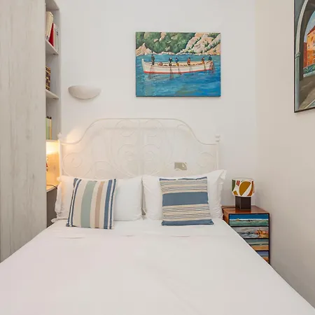 New In Downtown Close To Duomo דירה *