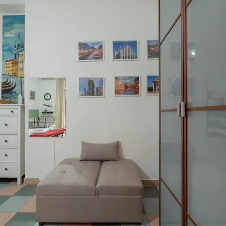New In Downtown Close To Duomo מילאנו