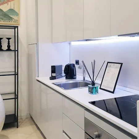 Comecasa Porta Romana Elegant 아파트