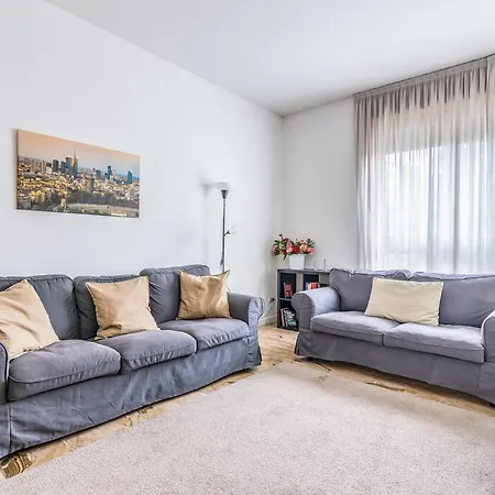 Apartment - Brand New 4 Pax Life & The Giulio Cesare 5