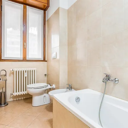 - Brand New 4 Pax Life & The Giulio Cesare 5 Apartment Milan
