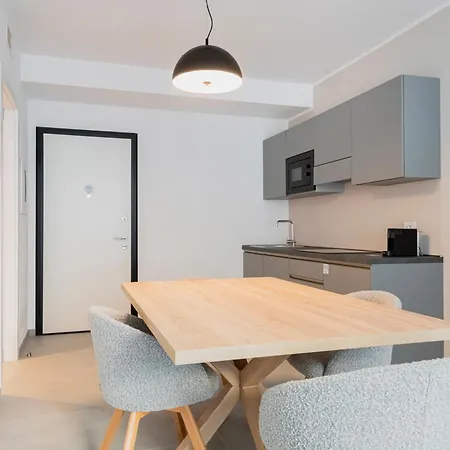 Relstay - De Angeli * Milan