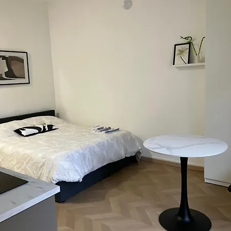 Apartment Life 23 *