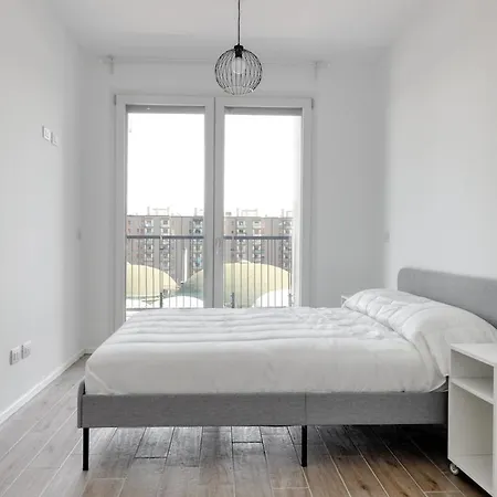 Pisis5 New 2room With Garage Milan