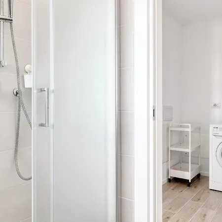 Pisis5 New 2room With Garage Apartment Milan