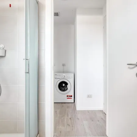 Apartamento Pisis5 New 2room With Garage Milão