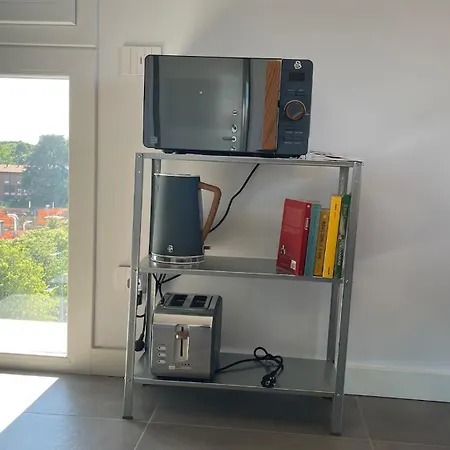 Davide Host Da Giulietta, 20 Min To Duomo Mediolan