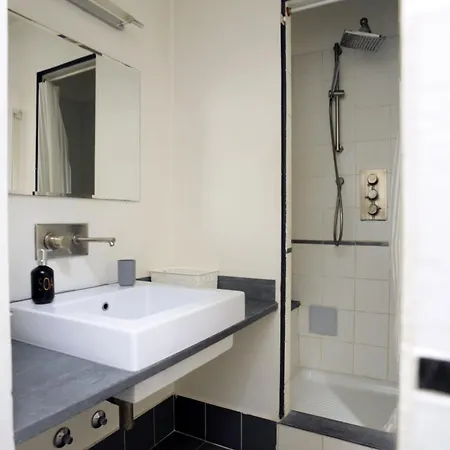 Sant Ambrogio Courtyard In Shared Flat Pansiyon *