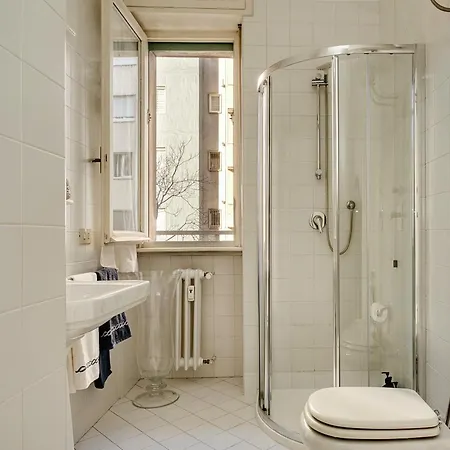 Elegant One-bedroom In Porta Romana