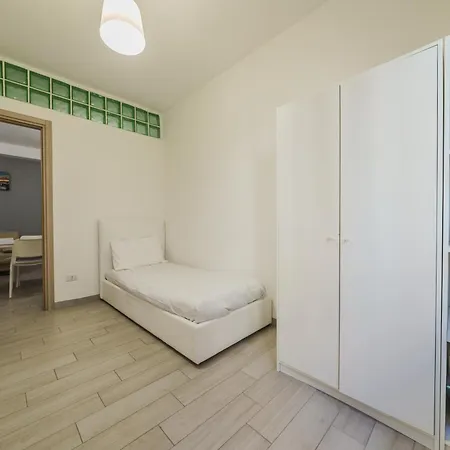 Michele Flat - Parcheggio - 10 Min Da Centro شقة ميلان