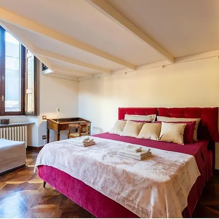 10 Minutes From The Duomo - Elegant Maison *