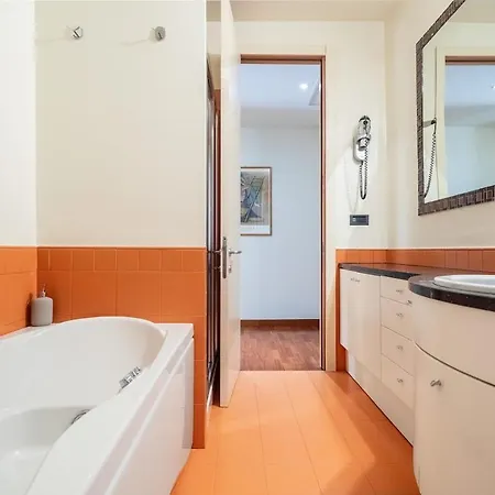 Apartment Porta Venezia, Elegant *