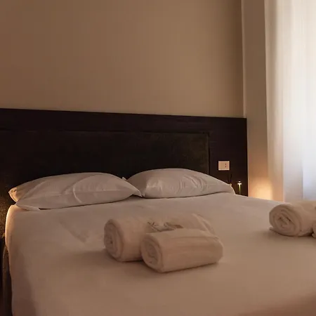 아파트 Youhosty - 2 Bedroom Porta Venezia *