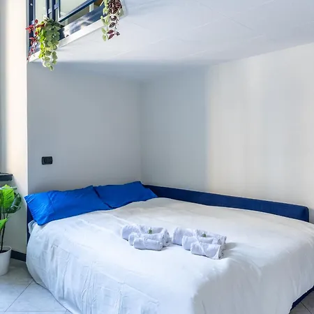 Blue Loft In The Heart Of Milan, Next To Metro Station Mediolan