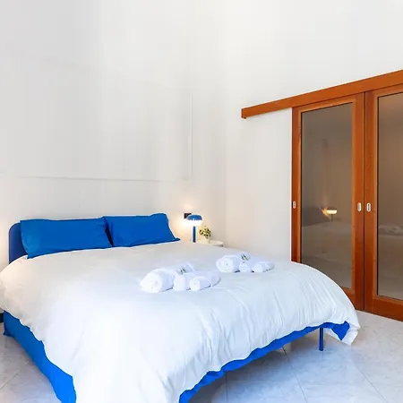 Lejlighed Blue Loft In The Heart Of Milan, Next To Metro Station
