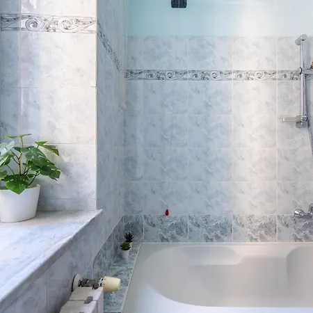 Blue Loft In The Heart Of Milan, Next To Metro Station Mediolan