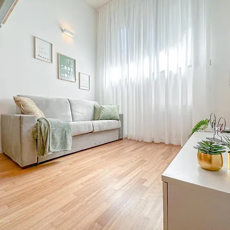 Brunacci - 5 Min Dai Navigli