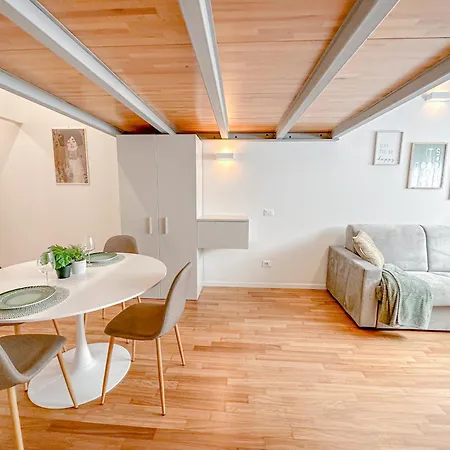 Brunacci - 5 Min Dai Navigli Apartamento