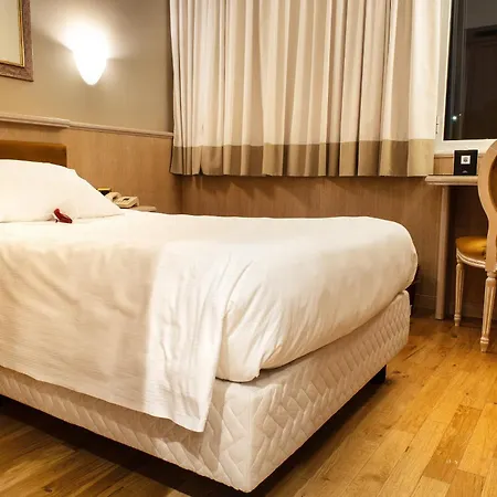 サンタバーバラ ホテル 4*