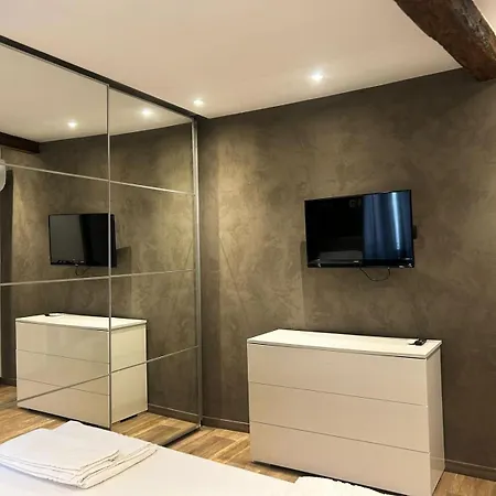 莱昂纳多复式公寓 公寓 *