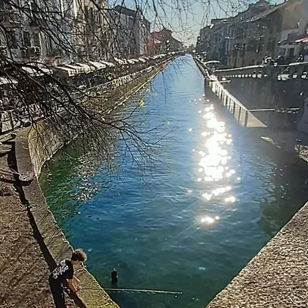 Sunday's Flat/monolocale Zona Bocconi Апартаменты *